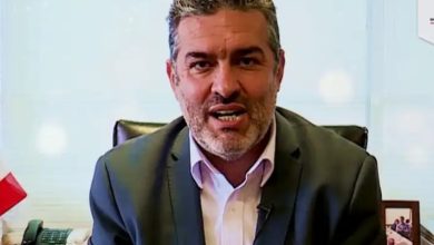 Foto de Peruanos esperan el conteo electoral final