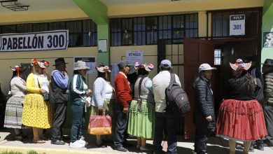 Foto de Fiscalía de Perú investiga a oficina nacional electoral tras retraso en apertura de locales