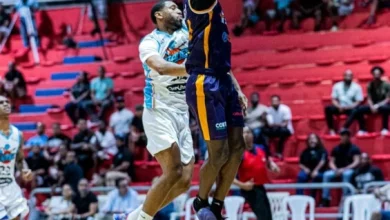 Foto de Spearman llevó a los Titans a una victoria 93-90 sobre los Heros