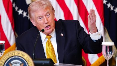 Foto de Trump ordena naufragios en el Estrecho de Ormuz