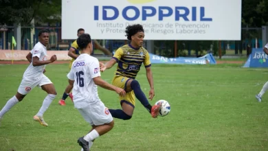 Foto de Delfines y Vega Real van por el título de expansión de LDF