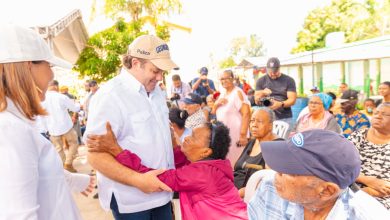 Foto de Paliza encabeza entrega de ayudas en Villa Montellano