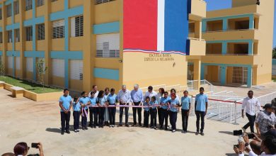 Foto de Abinader inaugura escuela en Santo Domingo Este