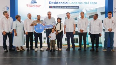 Foto de Gobierno entrega 144 viviendas de bajo costo