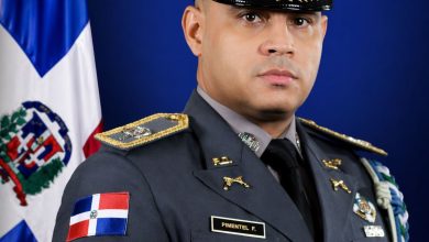 Foto de Abinader asciende a Francisco Pimentel a general