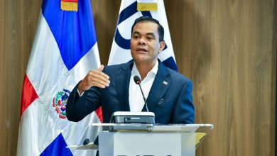 Foto de Elías Báez defiende gestión en la DIDA