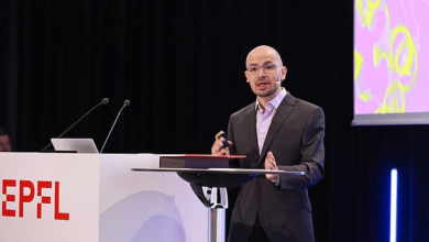 Foto de Demis Hassabis dice que Google DeepMind tuvo que volver a sus raíces iniciales después de la fusión de cerebros