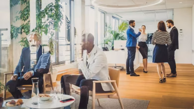 Foto de Meta recorta 8.000 puestos de trabajo a medida que las grandes tecnologías cambian el gasto de capital en IA y Microsoft ofrece la primera compra de su historia