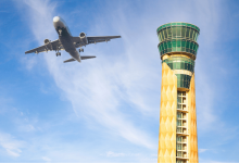 Foto de Palantir, Thales y una startup compiten para construir la IA predictiva del tráfico aéreo de la FAA