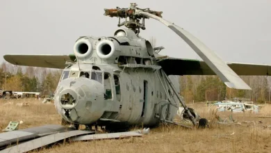 Foto de Perturbadores vehículos abandonados en la "zona muerta" de Chernobyl.