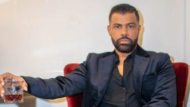 Foto de Christian Alexis combina nostalgia y elegancia con "Otro Bolero".
