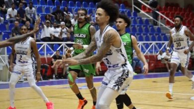Foto de Anderson García se comporta como un jugador de la NBA y guía a los Marineros a la victoria