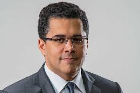 Foto de Gallup: Un traje que le queda bien a David Collado  ACN