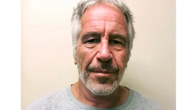 Foto de Un juez de Nueva York hizo pública la supuesta nota de suicidio de Epstein