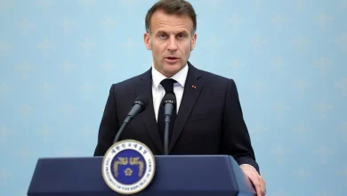 Foto de Macron "perturbado por las inaceptables escenas de violencia" vistas en las celebraciones del PSG