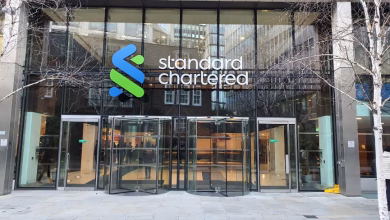 Foto de Standard Chartered reducirá 7.800 puestos de trabajo administrativos a 'máquinas' para 2030