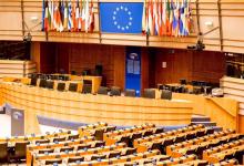 Foto de Bruselas firma un acuerdo para prohibir la Ley de Inteligencia Artificial y las aplicaciones de desnudez