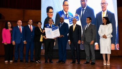 Foto de UASD certifica docentes y empleados en competencias y tutoría