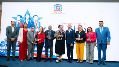 Foto de Senado reconoce a su personal con histórico premio