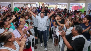 Foto de Pedro Jiménez realiza homenaje a madres de la circunscripción 2