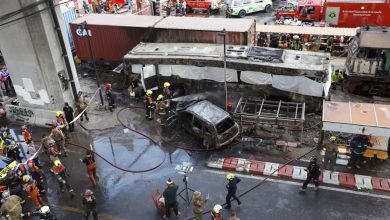 Foto de Ocho personas murieron al incendiarse un tren en Bangkok y chocar con un autobús