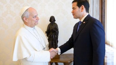 Foto de Marco Rubio expresa su "compromiso" con la paz y las buenas relaciones con el Vaticano ante León XIV
