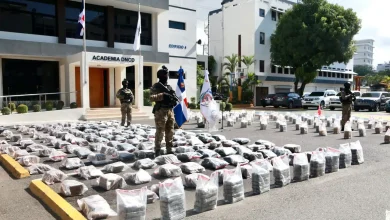 Foto de Incautan 978 paquetes de cocaína en narcolancha; tres detenidos