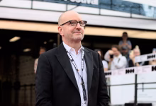 Foto de Soderbergh utilizó Mater AI en su documental sobre Lennon. Los críticos lo odiaron. Ese es el punto que dijo.