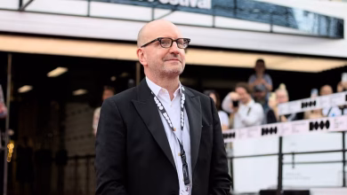 Foto de Soderbergh utilizó Mater AI en su documental sobre Lennon. Los críticos lo odiaron. Ese es el punto que dijo.