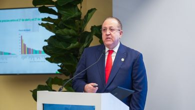 Foto de El plan anticrisis del gobierno incluye amnistía fiscal, renunciar a los pagos anticipados, ampliar las exenciones educativas y poner en marcha otras medidas para impulsar la economía.