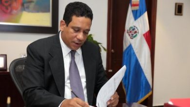 Foto de Pimentel: "Los hospitales tienen equipos cuyo origen se desconoce"
