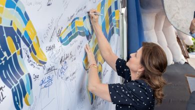 Foto de La vicepresidenta Raquel Peña visita la exposición inmersiva "Miguel Angel Vivo" en Santiago