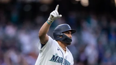 Foto de Josh Naylor abandonó el juego tras conectar un jonrón ante los Mets