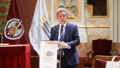 Foto de Fernández propone sustituir la economía tradicional por un modelo de conocimiento