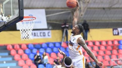 Foto de Héroes de Moca aprietan la carrera por las semifinales