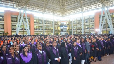 Foto de Rector instó a los egresados a seguir el ejemplo de los egresados destacados de la UASD