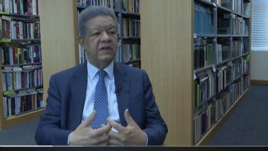 Foto de Lionel: Resta importancia a la renuncia de dirigentes de FP y dice "unos se van, otros vienen"