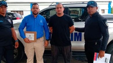 Foto de Ian Michel Gill extraditado a Moca y Santo Domingo por delitos