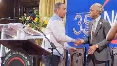 Foto de Adriano Espaillat en Harlem: "Sabemos quién estuvo con nosotros en los momentos difíciles"