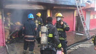 Foto de Parte del almacén de repuestos fue destruido por el incendio