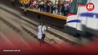 Foto de La mujer fue detenida tras irrumpir en las vías del metro e intentar agredir a agentes de seguridad