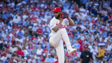 Foto de Christopher Sánchez está en una reñida batalla por el Cy Young de la Liga Nacional