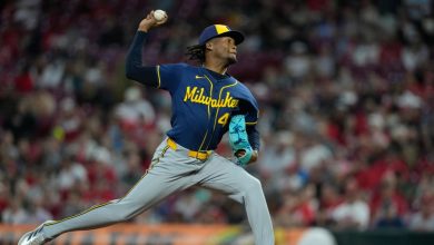 Foto de Abner Uribe está fuera hoy contra Cincinnati tras autorización de Grandes Ligas