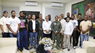 Foto de Llegó el primer grupo de beisbolistas dominicanos varados en Venezuela