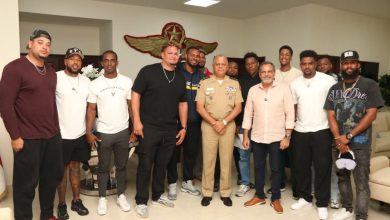 Foto de El gobierno trajo a un tercer grupo de beisbolistas dominicanos varados en Venezuela