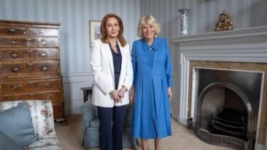 Foto de La reina Camilla recibe críticas por recibir a J.K. Rowling en pleno mes del Orgullo LGBTI+