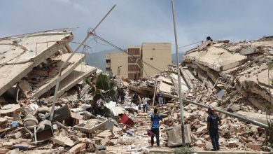 Foto de Venezuela, a un día del terremoto, la búsqueda contrarreloj de sobrevivientes