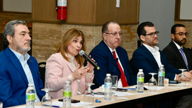 Foto de Adopron exige la aplicación uniforme del artículo 41 de la Ley 30-26 en toda la industria de bebidas alcohólicas.