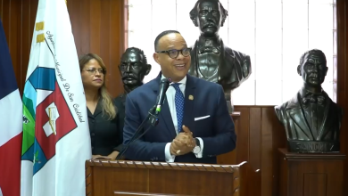 Foto de Ayuntamiento de San Cristóbal reconoce a Alfredo de la Cruz