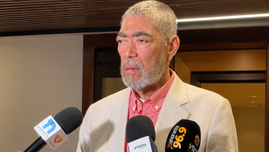 Foto de Miguel Mejía llama a la solidaridad internacional